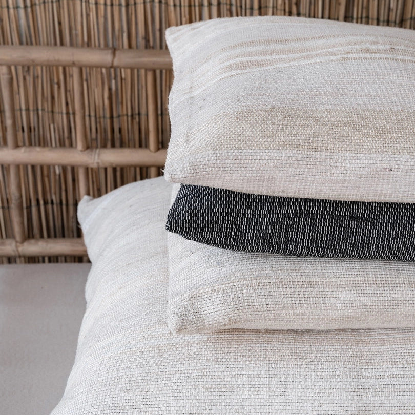 Handgemaakte Kussenhoes | off-white/silk of Sari